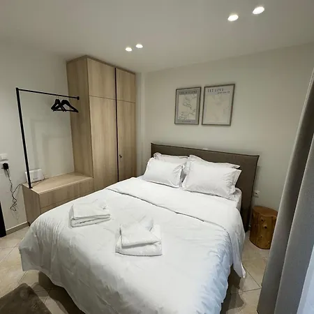 Armonia Suites Livadi Arachovas Exterior photo